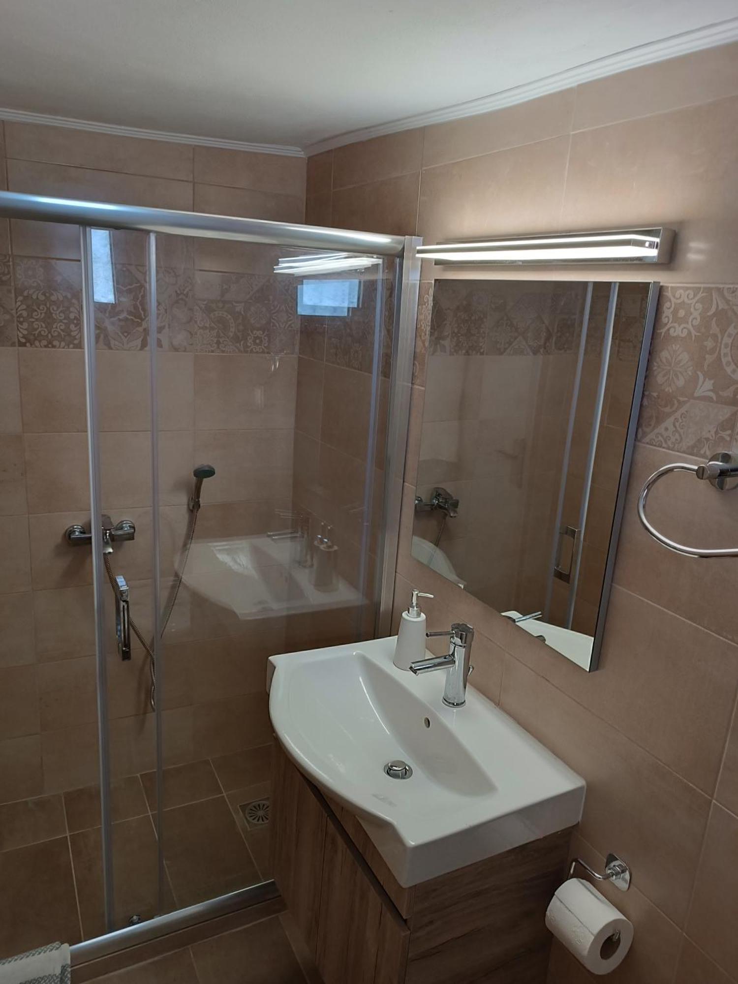Nikos - Eleni Apartment Barbati Bagian luar foto